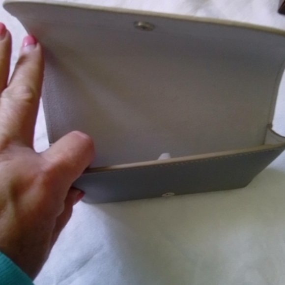 Tan GIORGIO ARMANI glass case - Picture 3 of 4